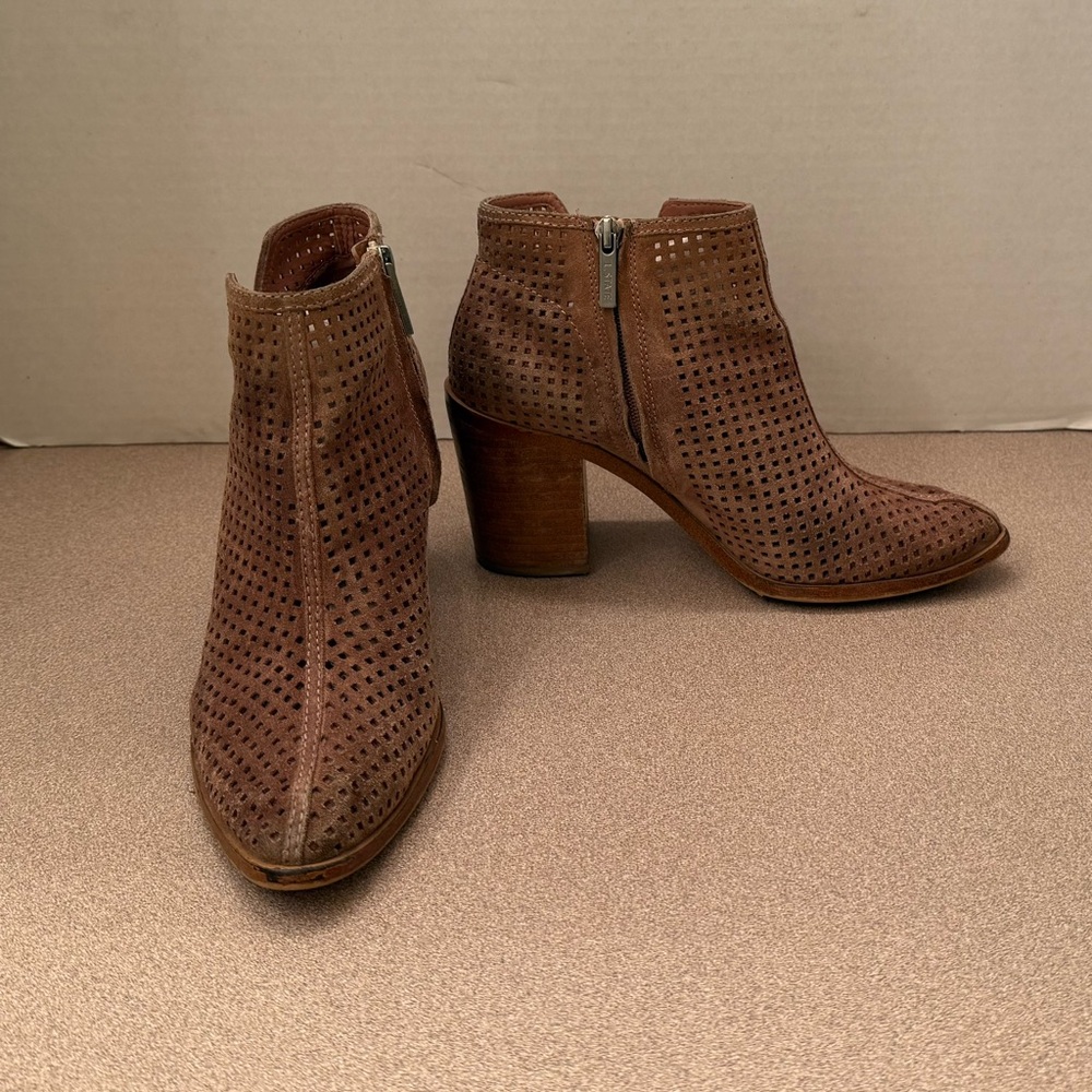 1 State Brown Perforated Suede Booties Ankle Boots Size 8.5